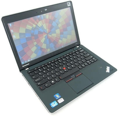 На ноутбуке Lenovo ThinkPad E220s мигает экран